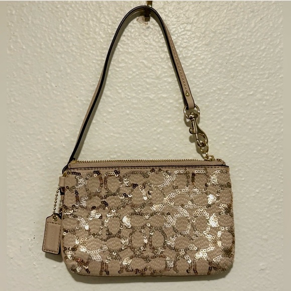 COACH RARE Poppy Signature Sequin Wristlet Clutch Bag Logo Leather Nude Gold - Picture 1 of 16